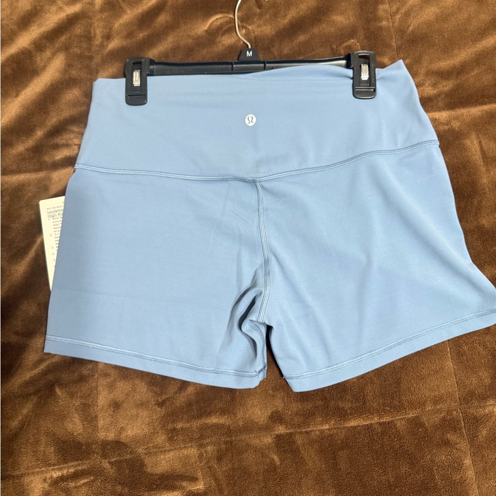 NWT woman’s size 14 lululemon align shorts 4” - Picture 9 of 12